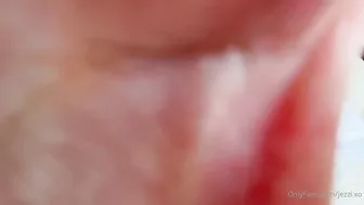 Jezzi.Xo, Fucking A Wall Dildo On The Floor Until She Creams On It