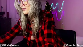 Oliviaowens, Sunnie_Dayz, Naughty Teasing With A Milf Slut Live Until They’re Both Dripping