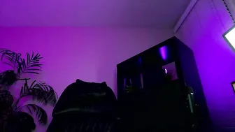 Oliviaowens, Teasing Her Tits And Pussy Live Until She’s Fully Spread On Stream