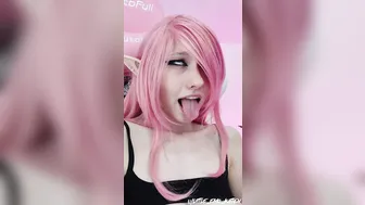Little_Emo_Kitten, Fucking A Dildo In Boots On Her Gaming Chair Until She Creams