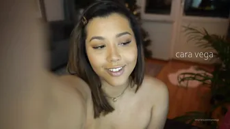 Carasweden, Thick Ebony Adult Slut Teasing Her Tits Live Online Until They’re Fully Out