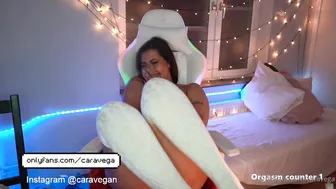 Carasweden, Rubbing Her Pussy In Socks Until She Cums Through Them