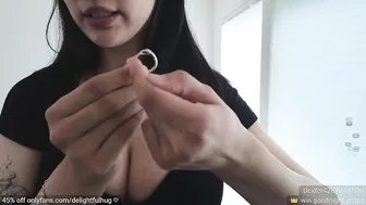 Delightfulhug, Swaying And Sucking On Her Huge Boobs Live Until They Bounce On Stream