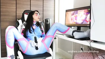 Delightfulhug, Finger Fucking Both Her Holes While Watching Hentai Until She Cums Hard