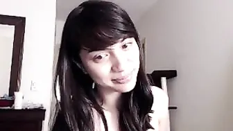 Delightfulhug, Spreading Her Pussy First Thing In The Morning Until She’s Dripping