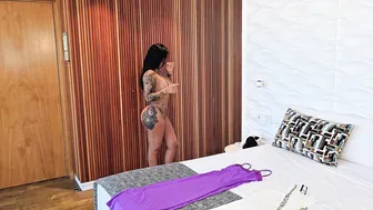 Carla Boom, Three Fit Lesbian Chicks Finger Fucking Each Other Until They’re All Soaked