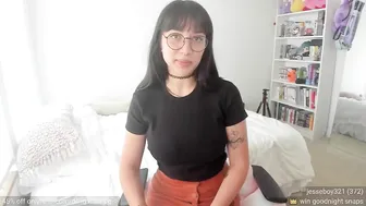 Delightfulhug, Swaying Her Naked Huge Tits Live In Fishnets Until They Bounce Through The Mesh