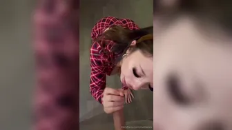 Bbyanni, Deepthroating A Huge Dildo As A Reindeer Until She Drools On The Antlers
