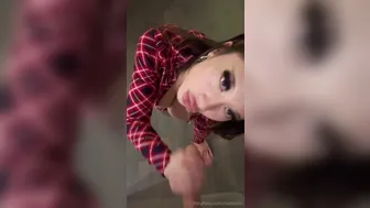 Bbyanni, Deepthroating A Huge Dildo As A Reindeer Until She Drools On The Antlers