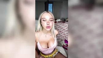 Alaska Clarke, Cute Blonde Chick Playing With Her Pussy Live Until She Cums On Stream
