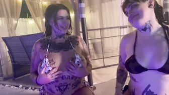 Kenzy Kaye, Two Bbw Lesbian Babes Strapon Fucking In The Pool Until The Water Splashes