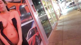 Nicole Niagara, Exhibitionist Masturbation Around Town With Stranger Audience Until She Cums In Public