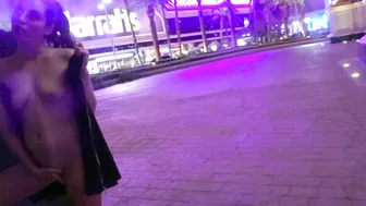 Nicole Niagara, Exhibitionist Masturbation Around Town With Stranger Audience Until She Cums In Public