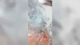 Xmimirose, Rubbing Her Pussy On The Jacuzzi Jets Until She Cums In The Water
