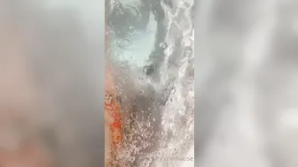 Xmimirose, Rubbing Her Pussy On The Jacuzzi Jets Until She Cums In The Water