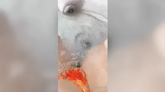 Xmimirose, Rubbing Her Pussy On The Jacuzzi Jets Until She Cums In The Water