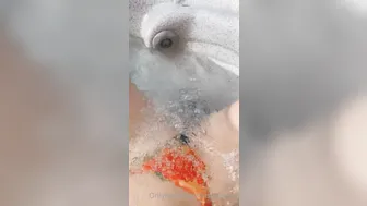 Xmimirose, Rubbing Her Pussy On The Jacuzzi Jets Until She Cums In The Water