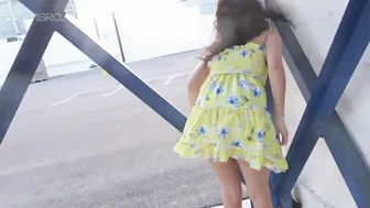 Nicole Niagara, Public Masturbation In An Empty Parking Lot Until She Cums Between The Cars