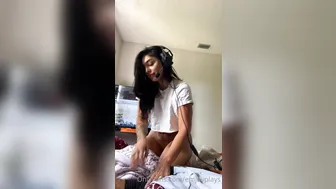 Emjayplays, Gamer Girl Riding Cock While Playing Games Until She Cums Mid Match