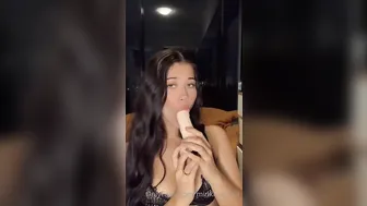 Minki_Minna, Jerking Off A Fat White Dildo Until It’s Soaking Wet