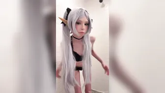 Pockycats, Cute Frieren Cosplay Teasing In The Shower Until The Water Runs Off Her