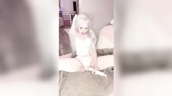 Pockycats, Horny Elf Girl Vibrating Her Pussy Until She Squirts In The Ears