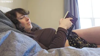 Tigger Rosey, Jerking Off A Fat Dildo Then Fucking It Until She Creams On It