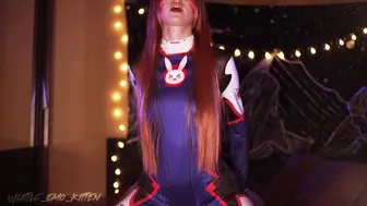 Little_Emo_Kitten, Cosplay Camgirl Creampie Fucking In A Ripped Suit Until It Leaks Through The Tear