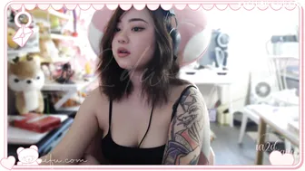 Ur2Dwaifu, Asian Camgirl Dildo Fucking While Playing Games Online Until She Cums Mid Match