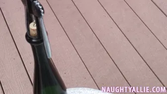 Naughtyallie, Blonde Wife Outdoor Jacuzzi Blowjob Until The Water Splashes