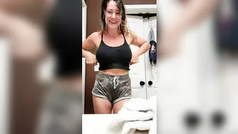 Summerstarz, Fit Wet Milf Shaving In The Shower Until She’s Smooth And Dripping