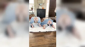 Blondie.Lilllie, Dildo Masturbation In Ripped Jeans Until She Soaks The Denim