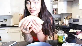 Emjayplays, Making Ham And Sandwich Naked In The Kitchen Onlyfans Video Leaked