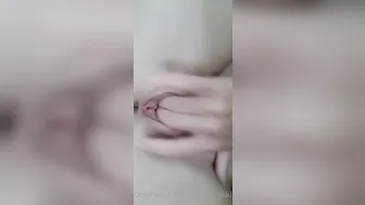 Naughty.Nikki, Hot Milf Pussy Rubbing For Her Fans Until She Cums On Camera