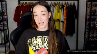 Cheekymz, Masturbation While Watching Hentai Livestream Until She Cums Mid Scene