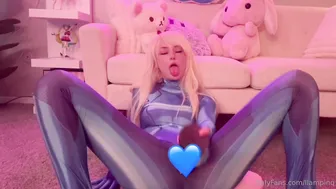 Smeepsx, Fucking A Huge Alien Dildo In Ripped Cosplay Until The Outfit Is Ruined