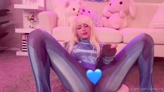 Smeepsx, Fucking A Huge Alien Dildo In Ripped Cosplay Until The Outfit Is Ruined