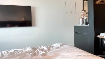 Beachbbyxxx, Blonde Maid Steamy Intimate Video