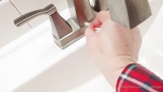 Rose Kelly, Close-Up Dildo Ride Climax