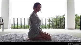 Alinity, Naked Yoga Seductive Display