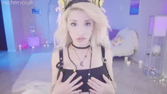 Cherry Crush, Anal Toy Livestream Performance