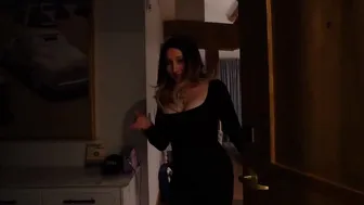 Holly Wolf, Curvy Babe in Lingerie Bedroom Tease