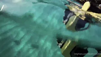 Anywaybrittnaay, BeachBaby69, Underwater Sea Encounter