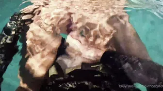 Anywaybrittnaay, BeachBaby69, Underwater Sea Encounter